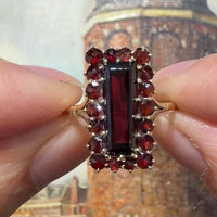 Rectangular garnet ring in 14 carat gold