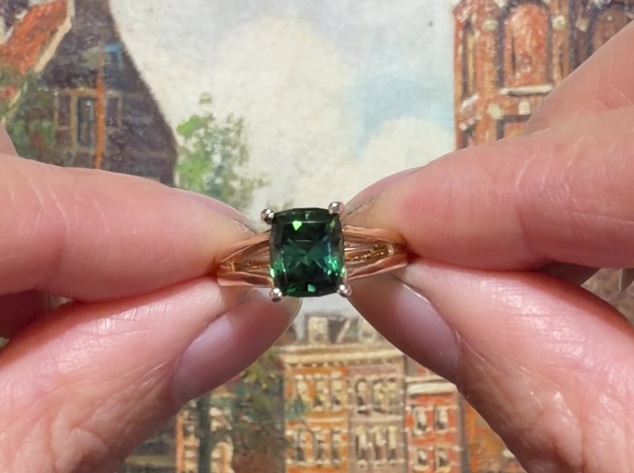 Groene toermalijn ring van 14 karaat goud