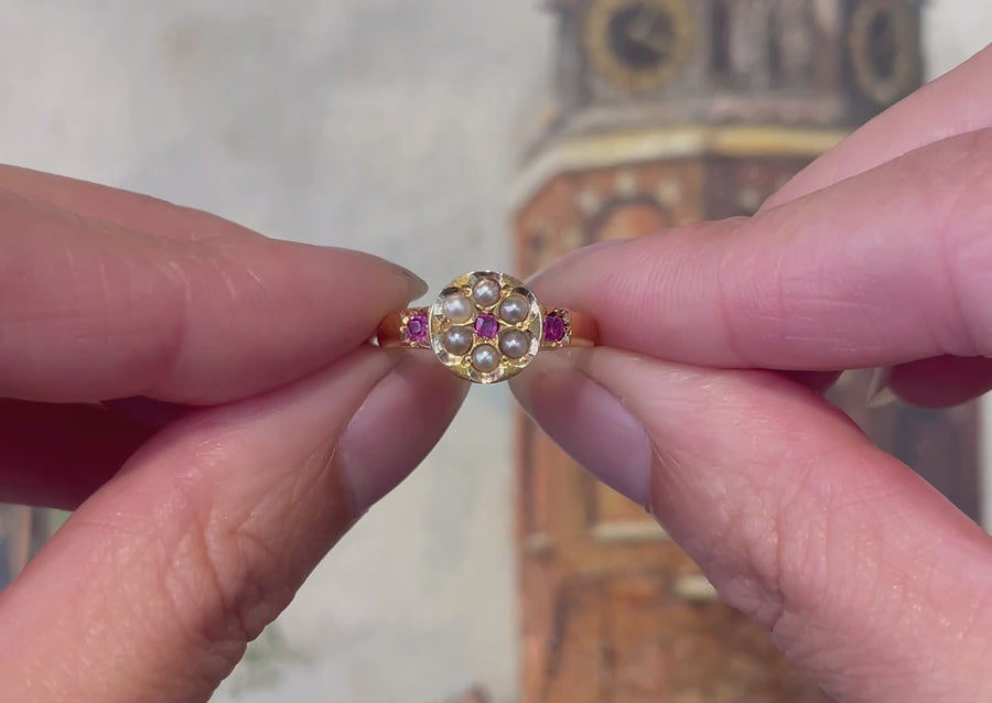 Victoriaanse ring met robijn en zaadparels uit 1878