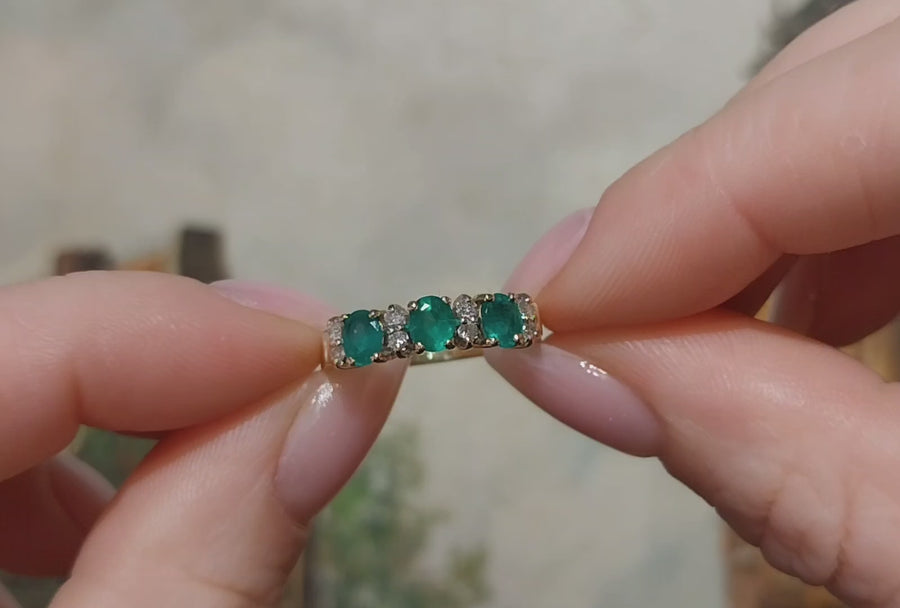 Emerald and diamond ring in 18 carat gold