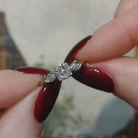 Vintage drie stenen diamanten ring