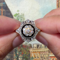 Antieke ring met onyx en diamant
