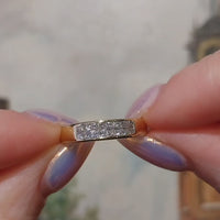 Princess cut diamond ring in 18 carat gold