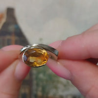 Vintage citrine ring in 14 carat gold