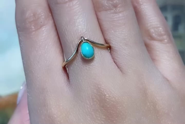 Cabochon turquoise wishbone-ring