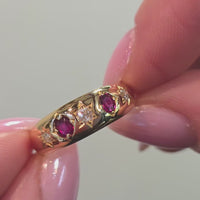 Robijn en oud geslepen diamanten gypsy ring uit 1905