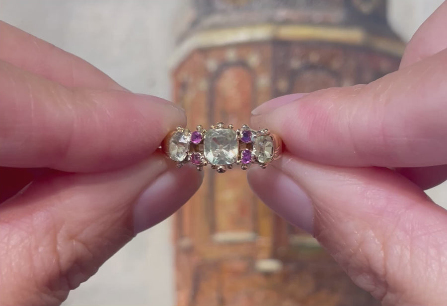 Victoriaanse ring met chrysoberyl en toermalijn