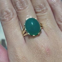 Vintage cabochon chrysoprase ring