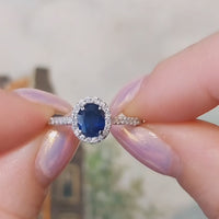 Saffieren cluster ring van 18 karaat witgoud