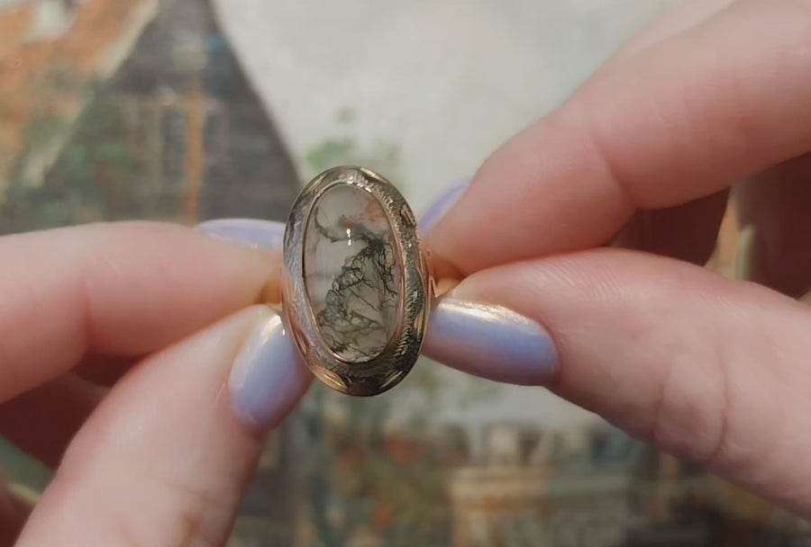 Vintage cabochon moss agate ring in 14 carat gold