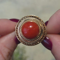Vintage cabochon ring in 14 carat gold