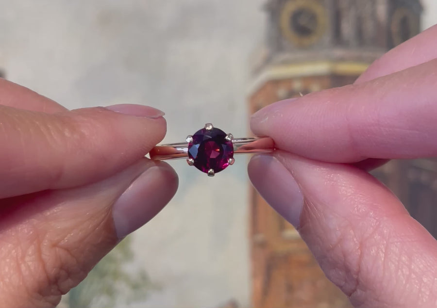 18 carat gold garnet solitaire ring