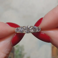 Victoriaanse ring met vijf oud Europees geslepen diamanten