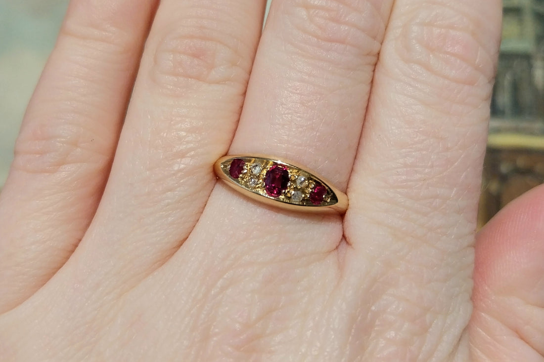 Antieke robijn en roosdiamanten ring uit 1915