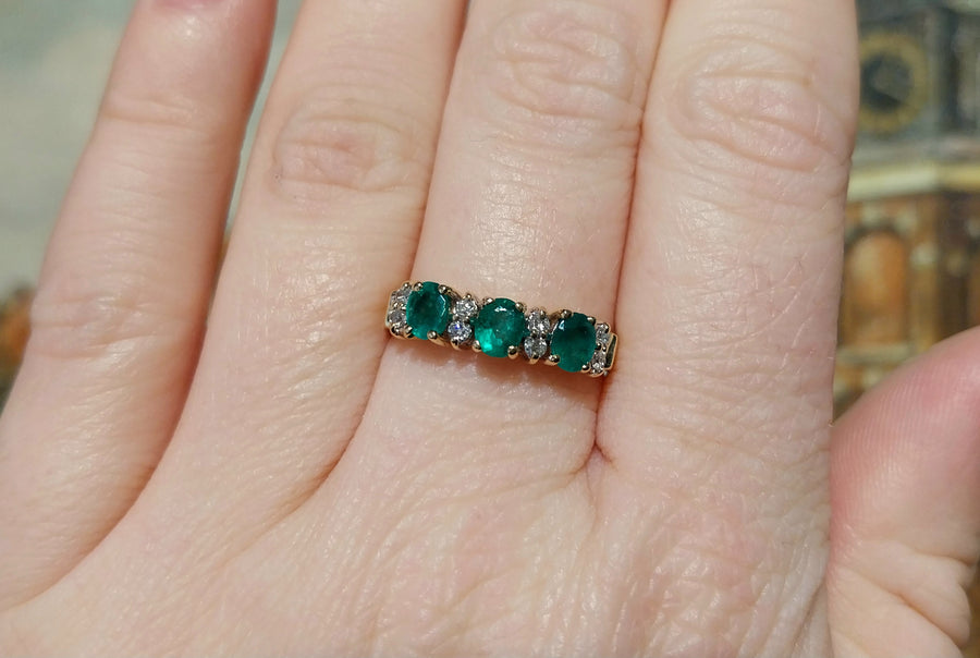Emerald and diamond ring in 18 carat gold