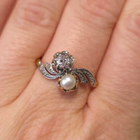 Pearl and diamond Toi et Moi ring in 18 carat gold