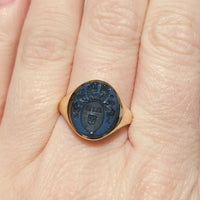 Vintage signet ring in 14 carat gold