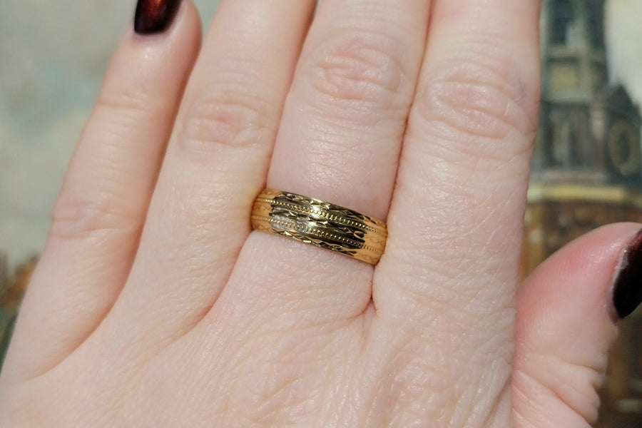 Vintage 18 carat gold band with motif-wedding rings-The Antique Ring Shop