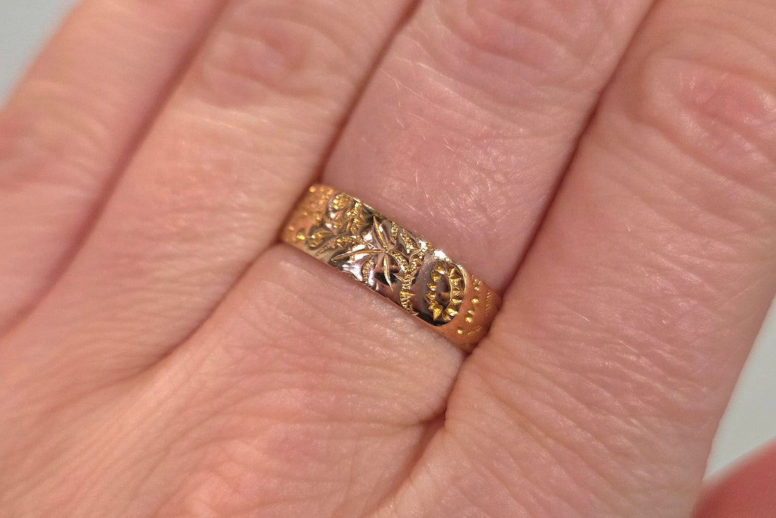 Antique band with floral motif from 1900