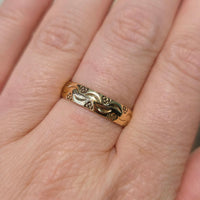Vintage 18 carat wedding band with motif-wedding rings-The Antique Ring Shop