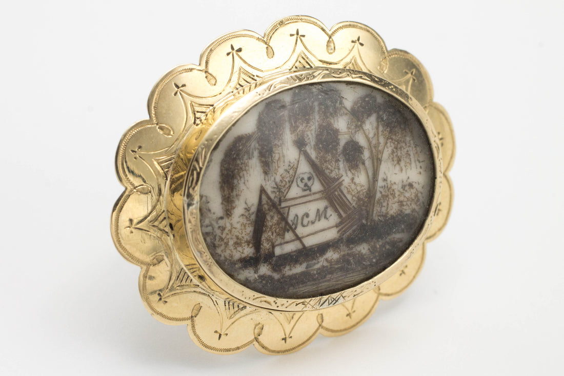 Memento mori brooch in 14 carat gold-Brooches-The Antique Ring Shop, Amsterdam