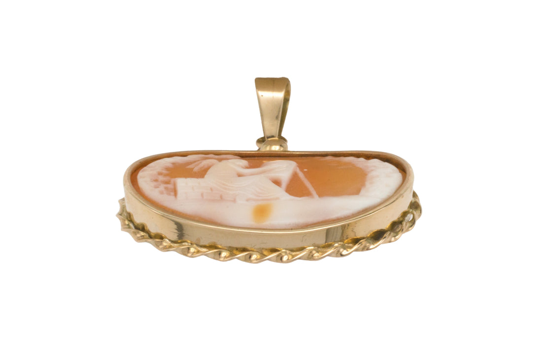 Cameo pendant in 14 carat gold-cameo-The Antique Ring Shop