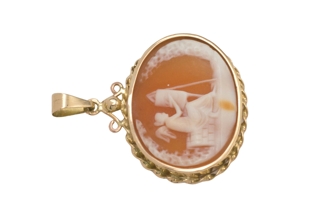 Cameo pendant in 14 carat gold-cameo-The Antique Ring Shop