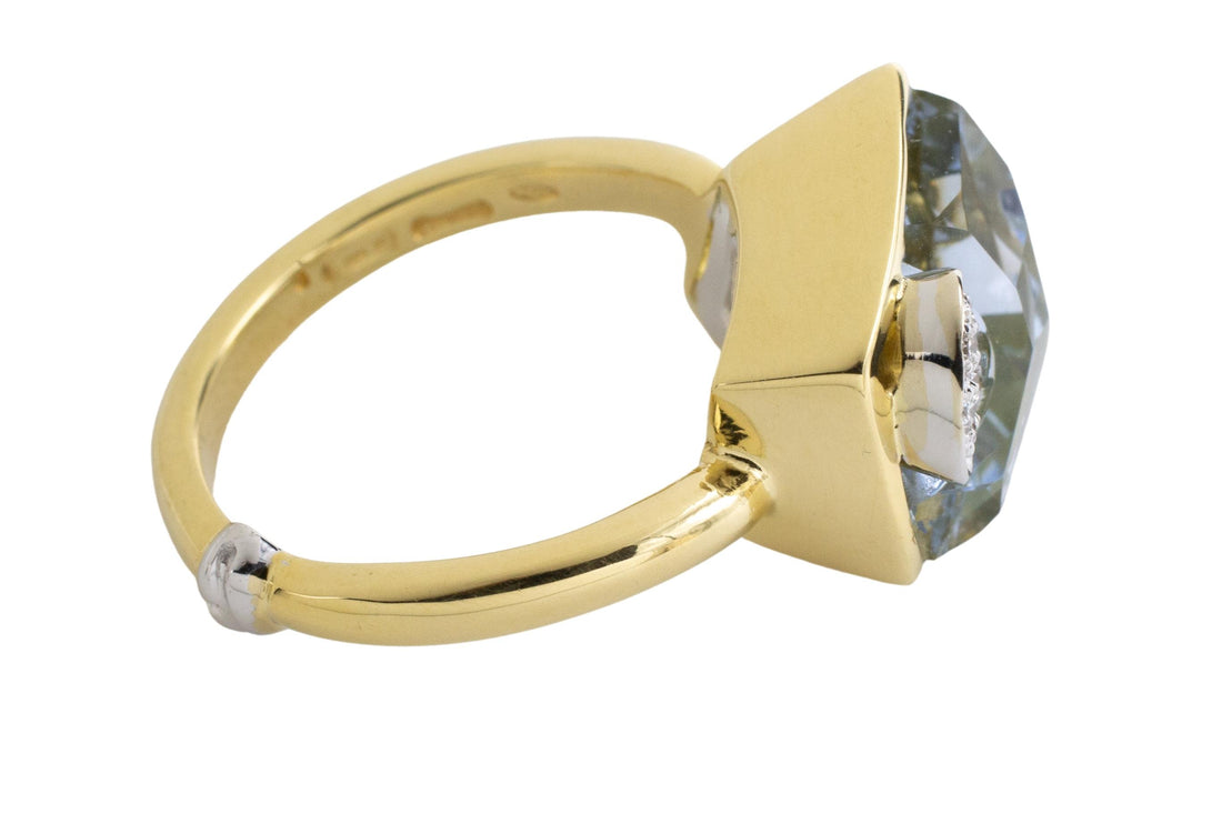 Aquamarine and diamond ring in 18 carat gold-Vintage & retro rings-The Antique Ring Shop