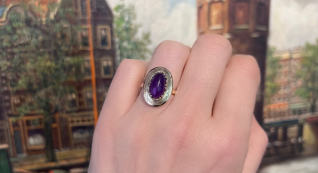 Cabochon amethyst ring in 14 carat gold The Antique Ring Shop